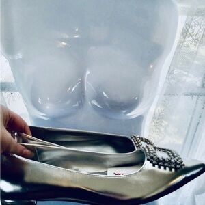 Nine West Silver Women’s Point Toe dress Flats with rhinestone buckle new! 8